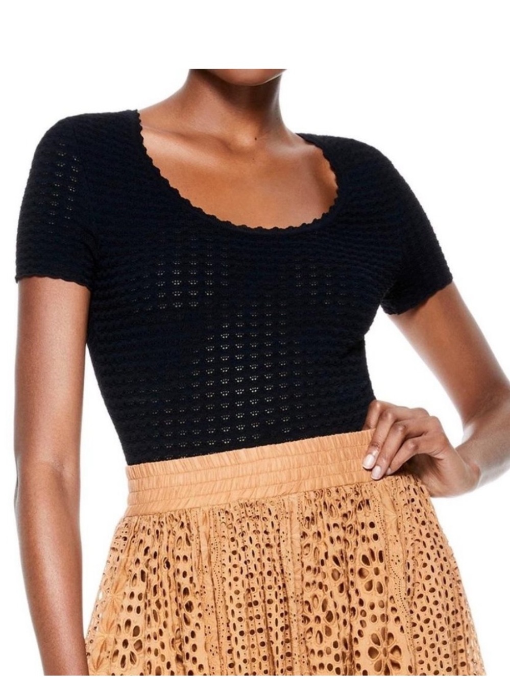 Alice + Olivia Scoop Neck Crop Sweater Black sz small